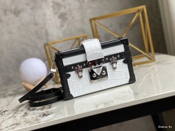 LOUIS MALLE PETITE VUITTON 0810